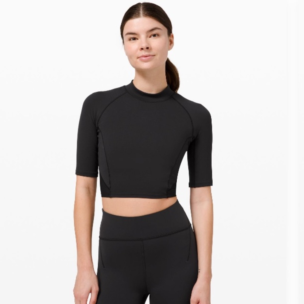 Everlux and Mesh Cropped Short Sleeve Shirt size 4